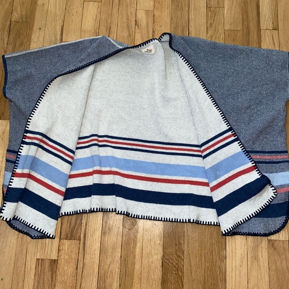 Marine Layer Lucy Poncho - Picture 5 of 10